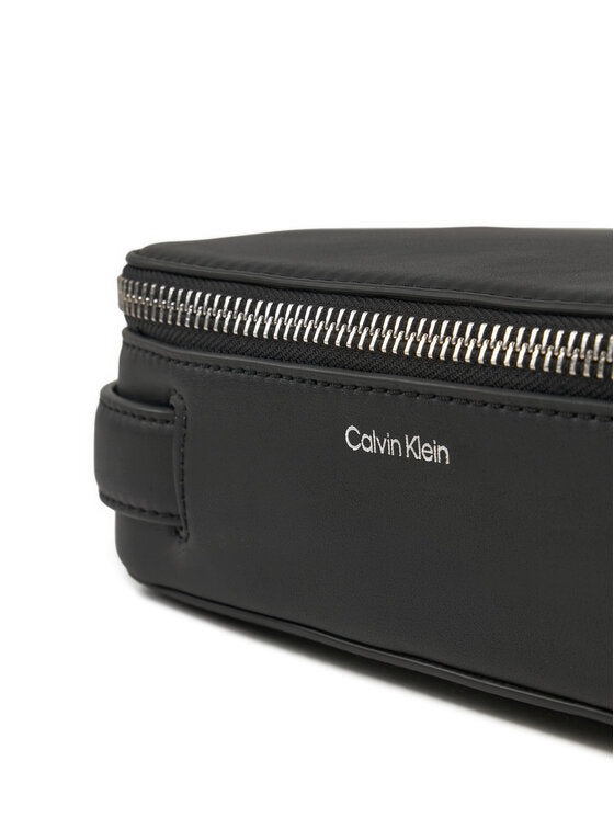 Ck Sleek Washbag W/Hanger PVH Black / OS