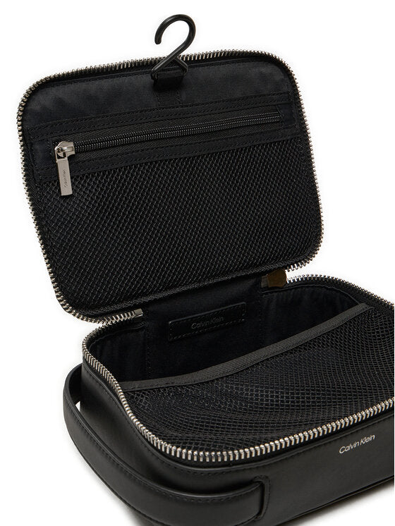 Ck Sleek Washbag W/Hanger PVH Black / OS