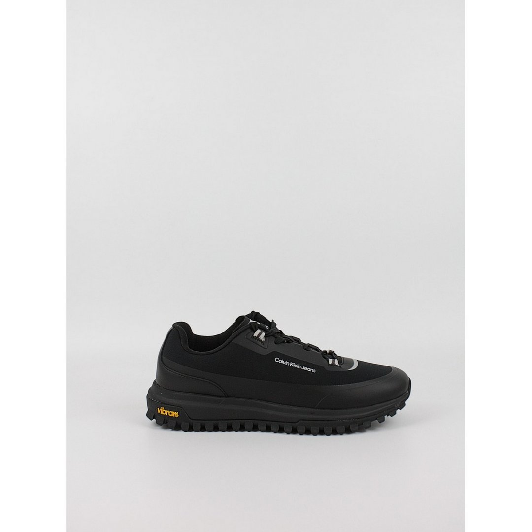 Vibram Tooth Runner In Hi Tech Triple Black / 42