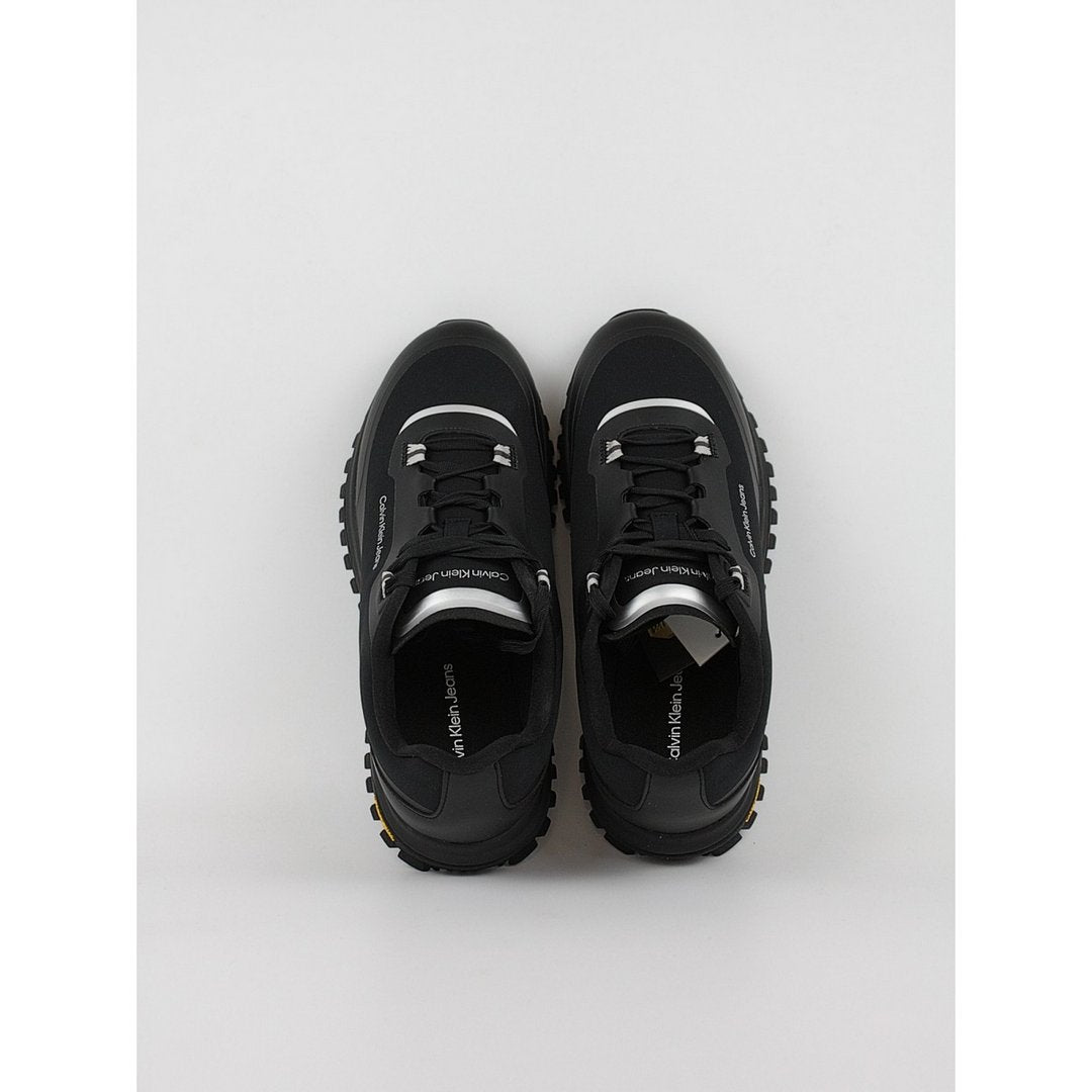 Vibram Tooth Runner In Hi Tech Triple Black / 42