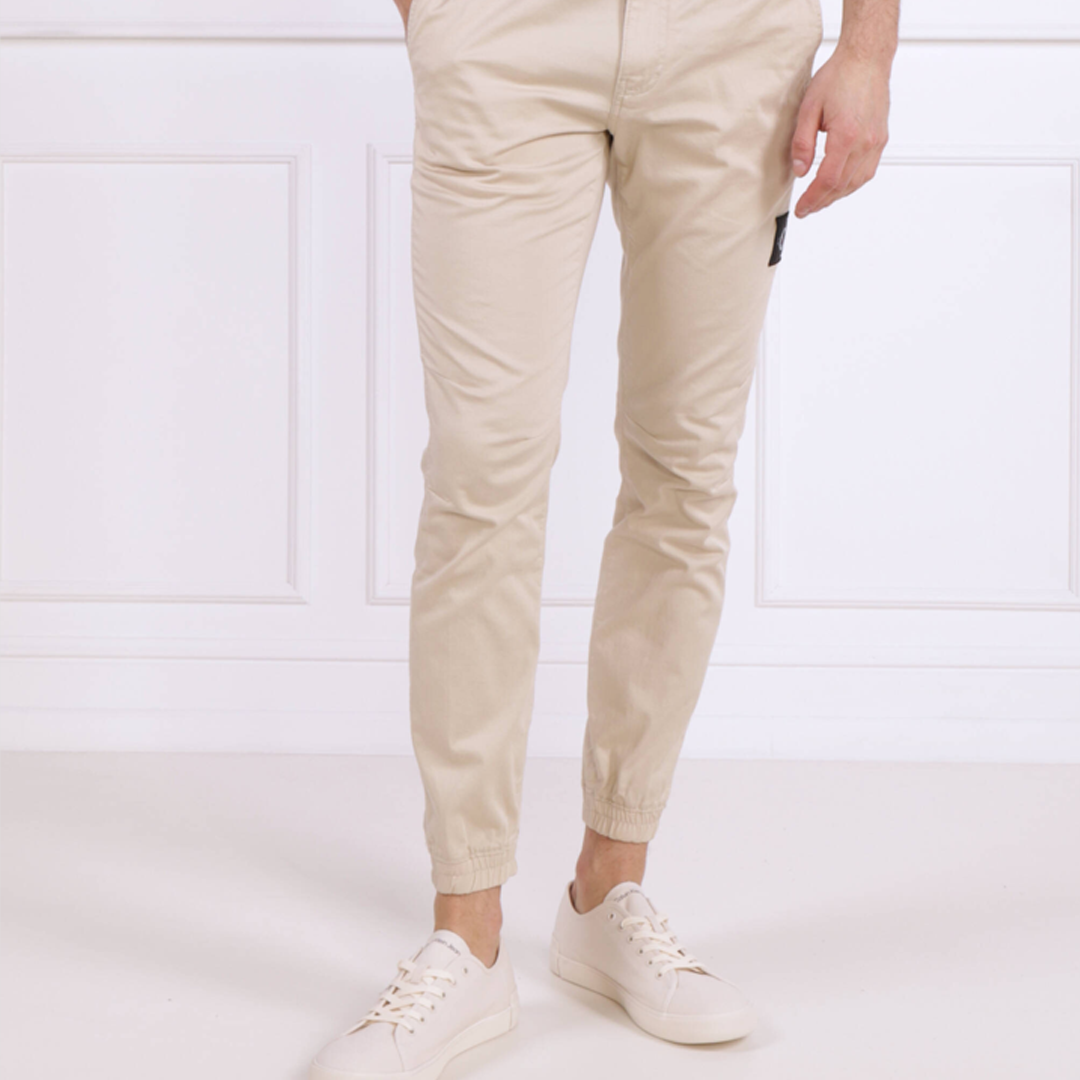 Monologo Badge Casual Chino Classic Beige / L