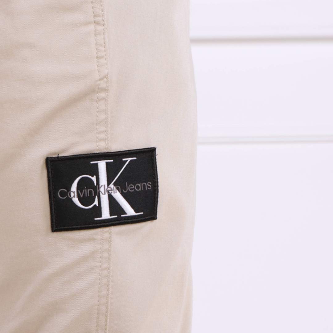 Monologo Badge Casual Chino Classic Beige / L