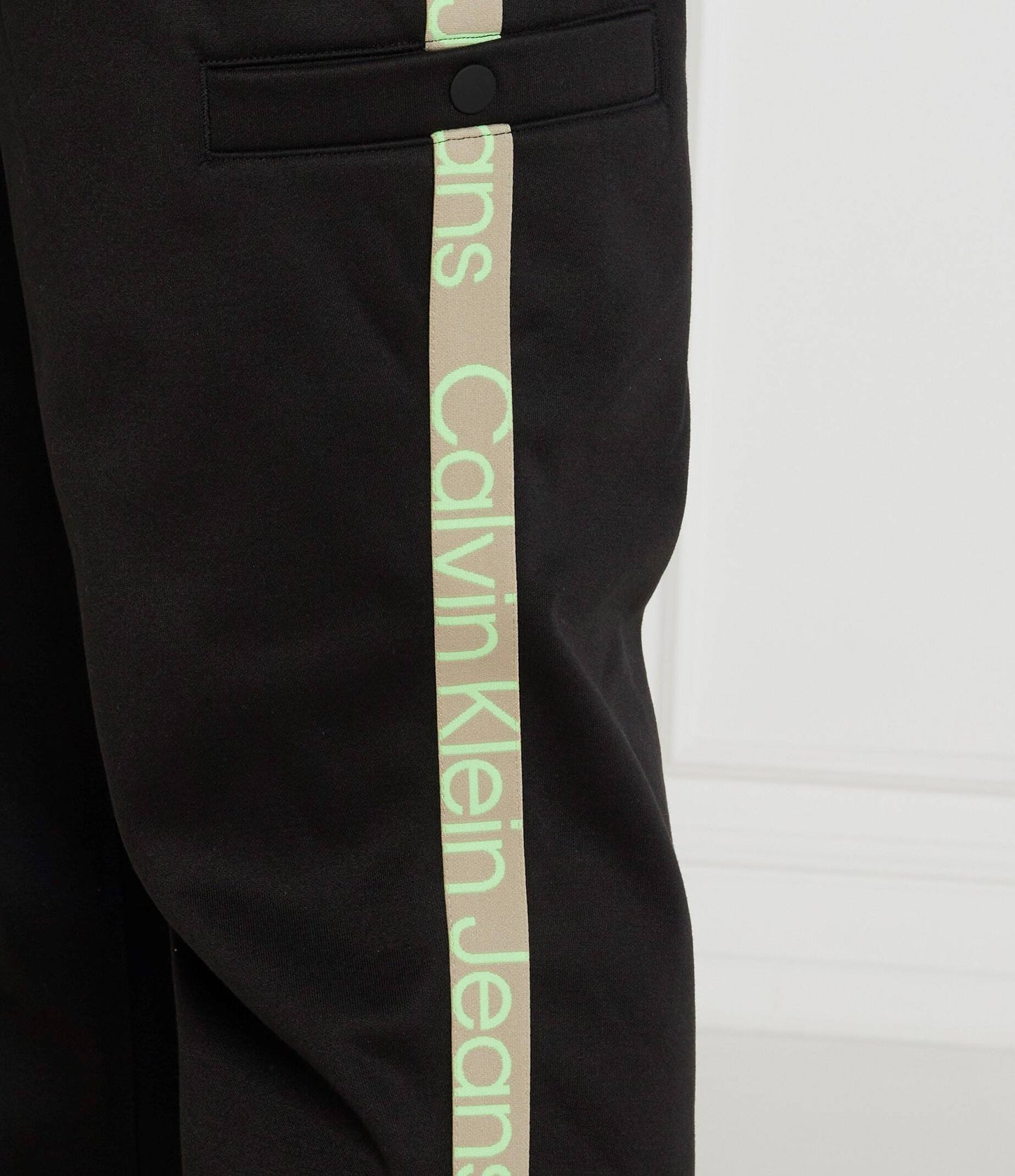 Cut Off Logo Tape Hwk Pant Ck Black / L