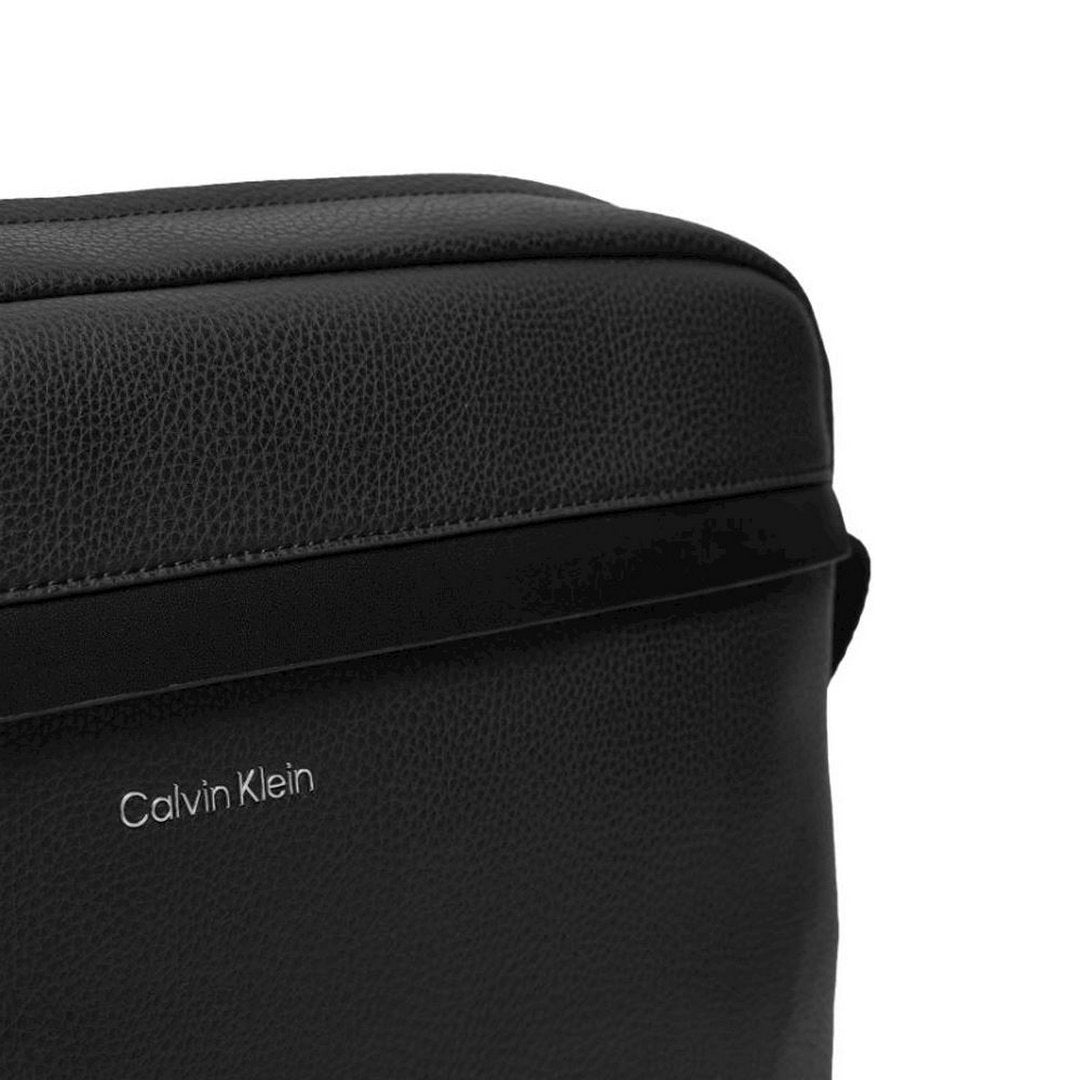 Ck Must Messenger Ck Black Pebble / OS