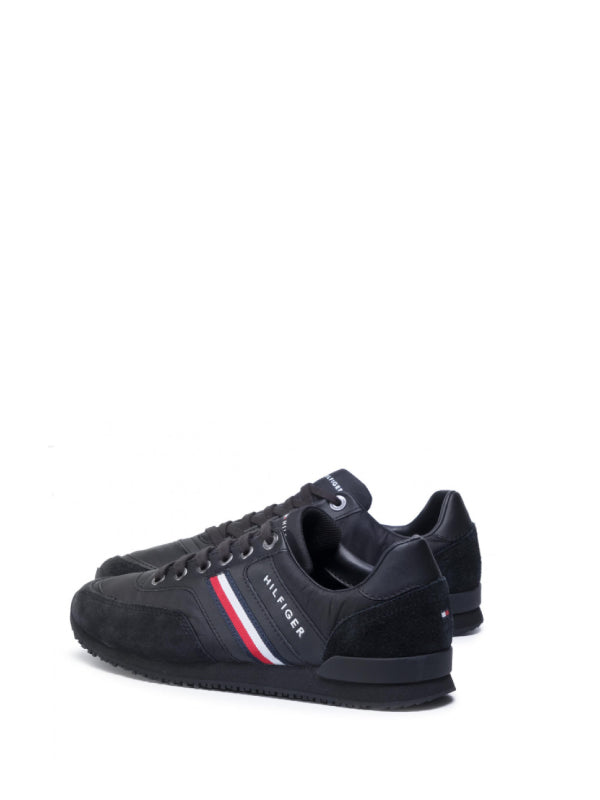 Iconic Material Mix Runner Black / 42