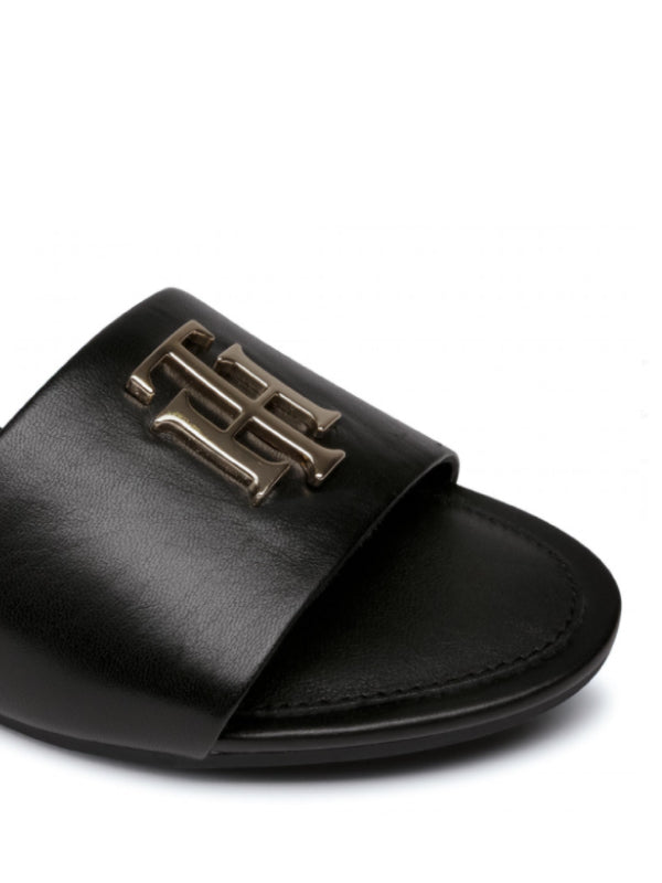 Th Hardware Flat Mule Black / 36